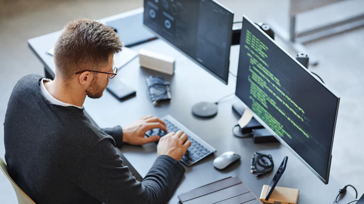 Informatyk / Specjalista IT (AI & Systemy E-commerce)
